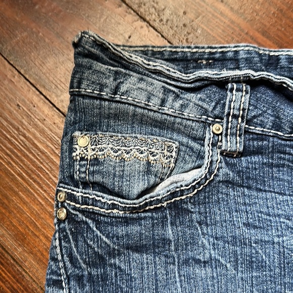 Amethyst Jean Shorts - Picture 8 of 8